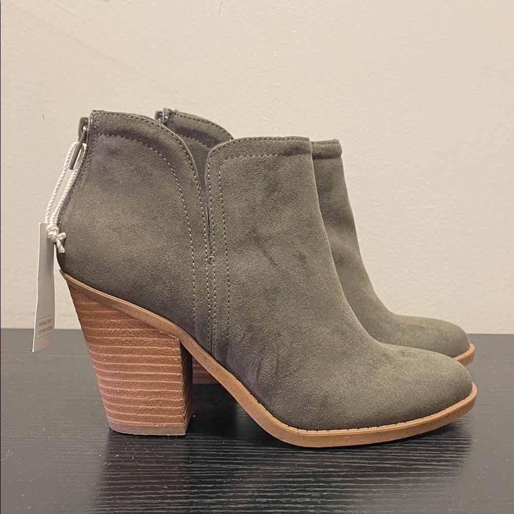 NWT Joei Olive Green Booties